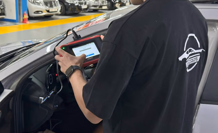 Осмотр автомобиля специалистом Limcars